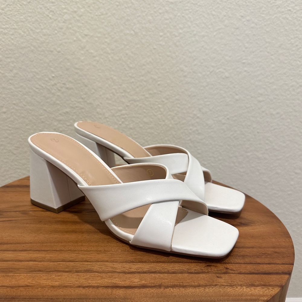 Women’s block heel sandal size 7
